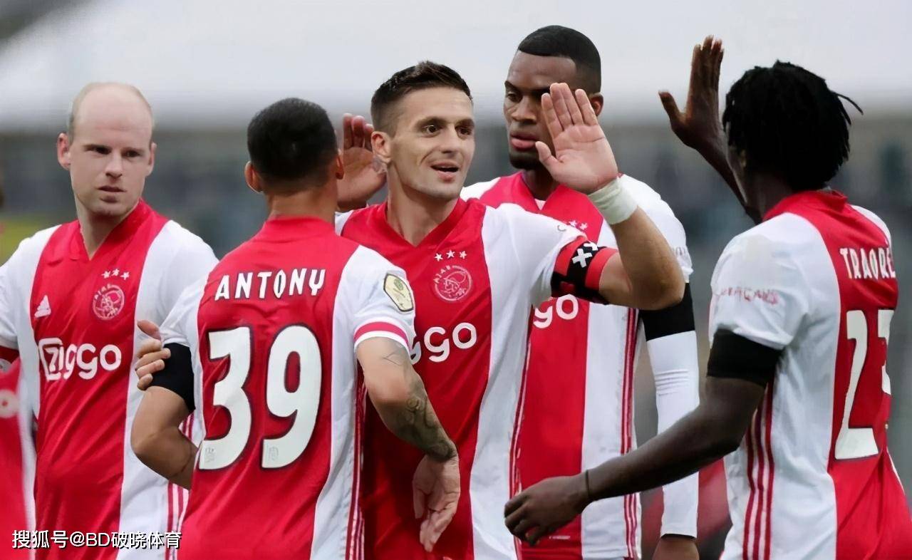 两场比赛的 两场比赛的